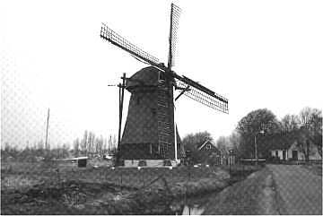 2, Molen 00011 Veerpolder, De Veermolen (Haarlem), Ansichtkaart nr. 288 (uitg. K. Tanger) | Database Nederlandse molens