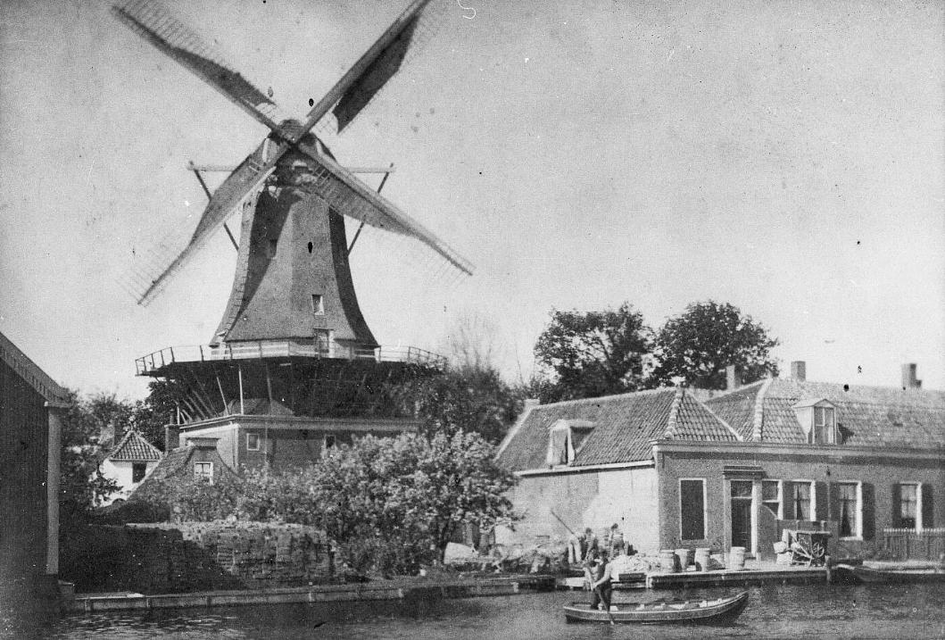 Molen 03506 g De Vechter / De Ooievaar (Leiden), Ansichtkaart, collectie RCE | Database Nederlandse molens