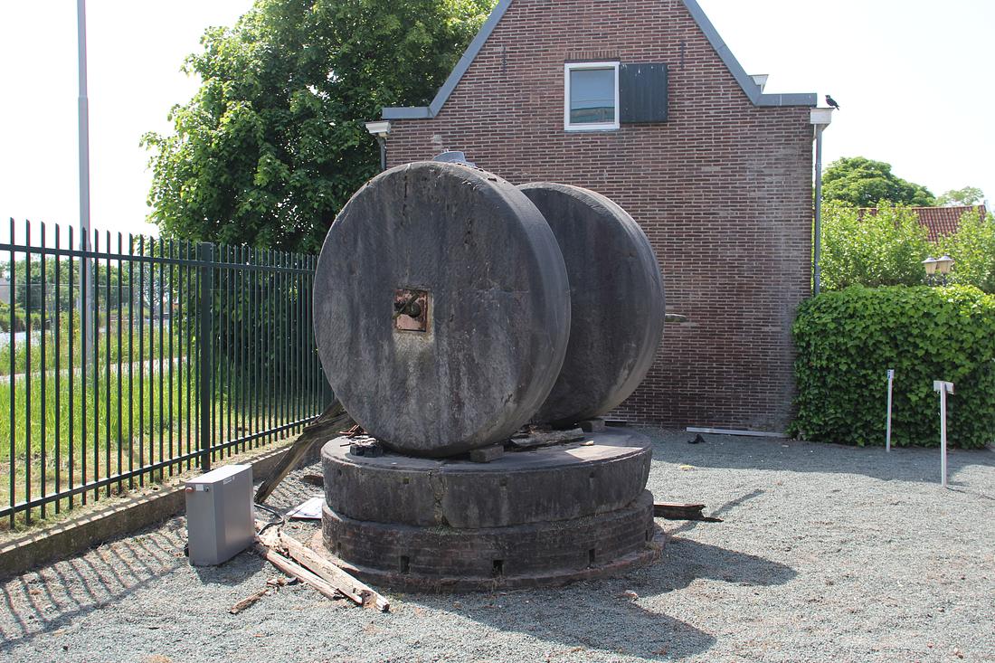 2, Molen 10062 Buskruitmolen No. 3/ De Oude Molen (Ouderkerk aan de Amstel), Foto van Denis Van Cronenburg (23-05-2026) | Database Nederlandse molens