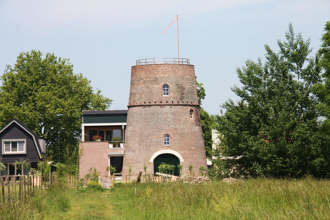 14, Molen 04146 h (koren-, schors- en zaagmolen) (Waspik), Foto van Denis Van Cronenburg, 18-05-2014 | Database Nederlandse molens