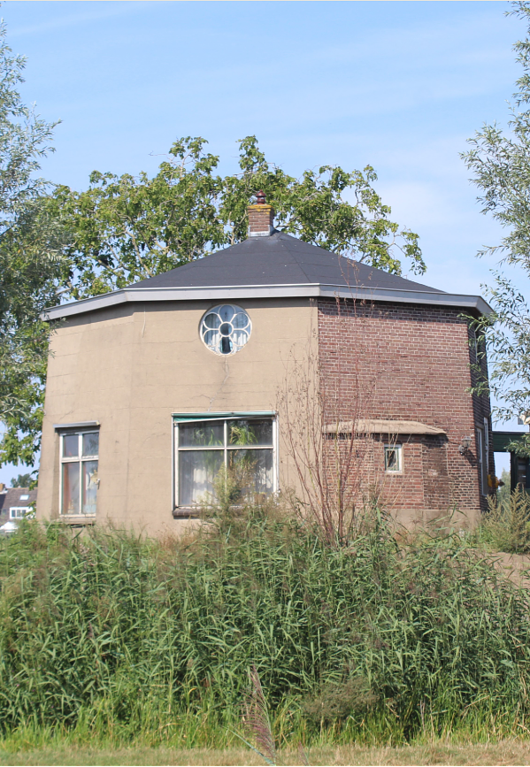 Molen 00832 a Polder Blommendaal / Blommendaalse Molen / Bloemendaalse molen (Noordeloos), Foto van Denis van Cronenburg, 25-08-2022 | Database Nederlandse molens