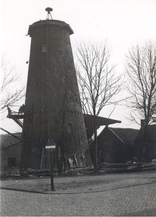 4, Molen 02009 Kruijssens Molen (Tilburg), Afbeelding ca 1943 of eerder, collectie DHM | Database Nederlandse molens