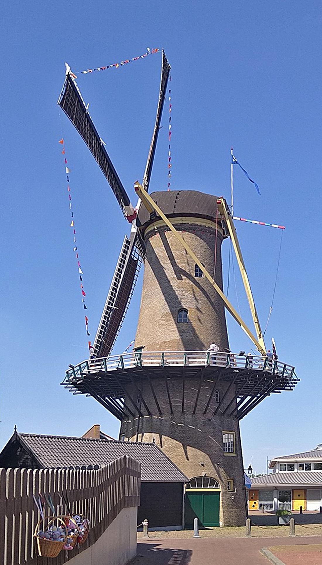 1, Molen 01902 De Hoop (Hellevoetsluis), Ricardo de Romijn (14-05-2022) | Database Nederlandse molens