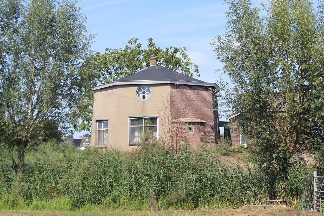 Molen 00832 a Polder Blommendaal / Blommendaalse Molen / Bloemendaalse molen (Noordeloos), Foto van Denis van Cronenburg, 25-08-2022 | Database Nederlandse molens
