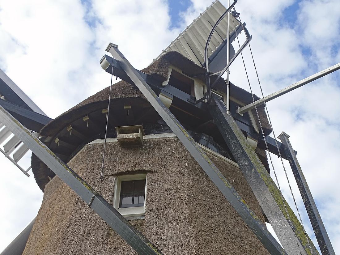 7, Molen 10235 Aylvapoldermolen (Burgwerd / Burchwert), Martin E. van Doornik (12-09-2026)Typisch in Fryslân: bediening van de zelfzwichting middels een 'davit'. | Database Nederlandse molens