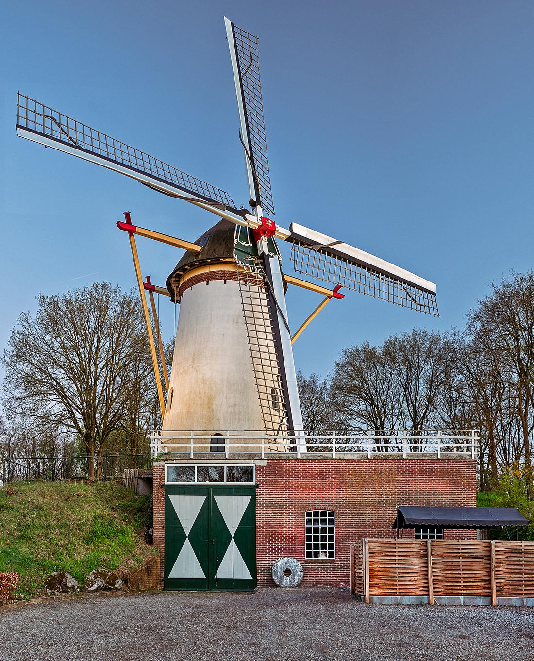 Molen 06904 Nooit Gedacht (Afferden), Fam. Beijk (23-04-2026)De molen met het nieuwe gevlucht met Van Bussels. | Database Nederlandse molens