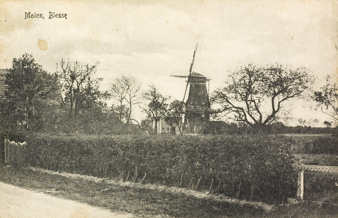 Molen voorganger van De Mars (De Blesse), Ansichtkaart, 21 juli 1925 | Database Nederlandse molens