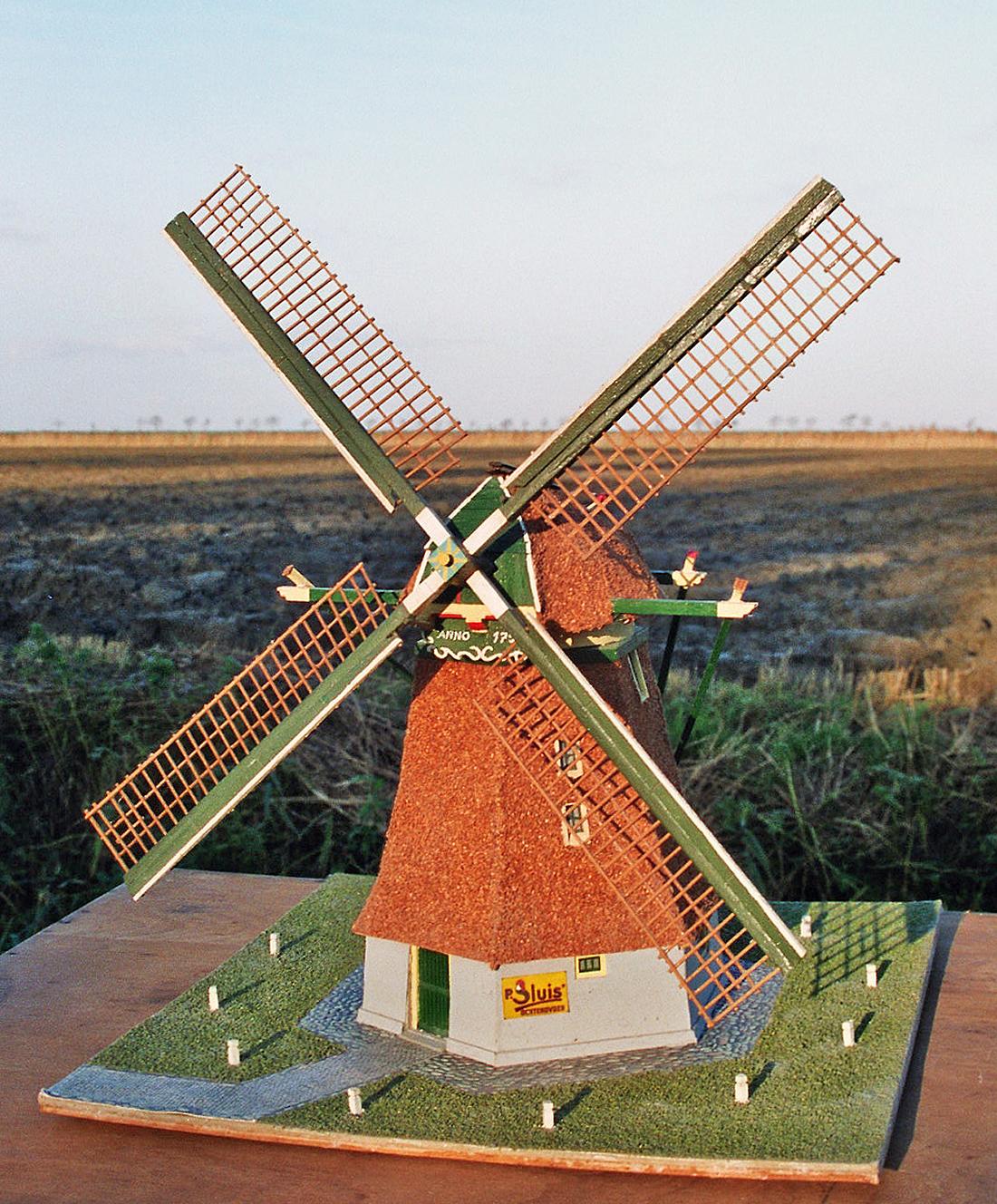8, Molen 01790 bis Molen van Puijk (Blaricum), Het door Martin E. van Doornik in 1985 gemaakte schaalmodel. | Database Nederlandse molens