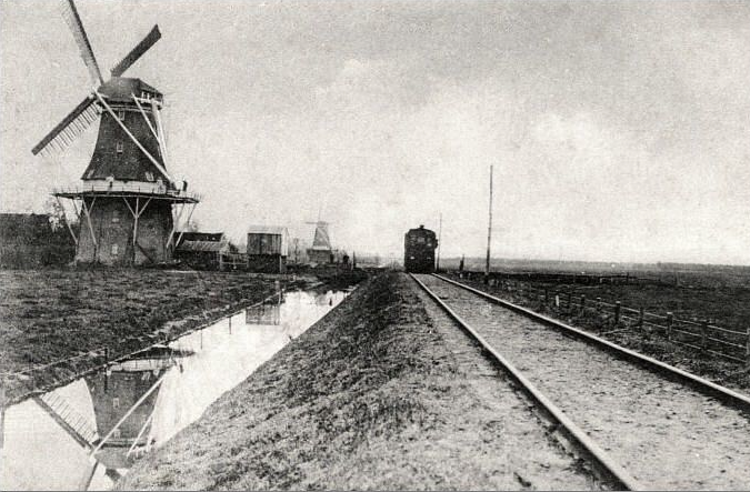 2, Molen 01451 b Wielinga-Stam (Joure/ De Jouwer), Ansichtkaart, links molen Wielinga en rechts molen De Vlijt&nbsp; | Database Nederlandse molens