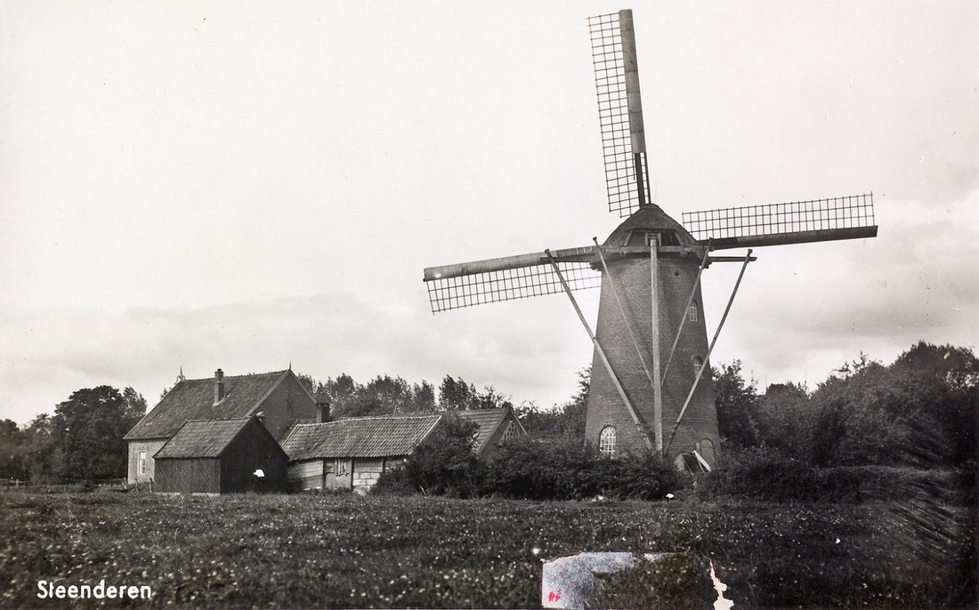 2, Molen 00395 Aeolus (Steenderen), Ansichtkaart coll. DHM, ca 1943 | Database Nederlandse molens