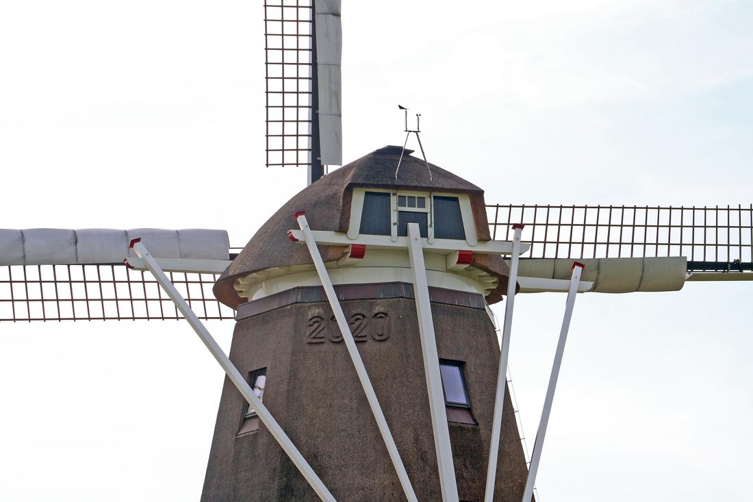 2, Molen 12595 FrankenVrij (Wesepe), Ronald Bakker (03-10-2026)Een kap zonder vangstok en ook zonder trommelvangtouw.... | Database Nederlandse molens