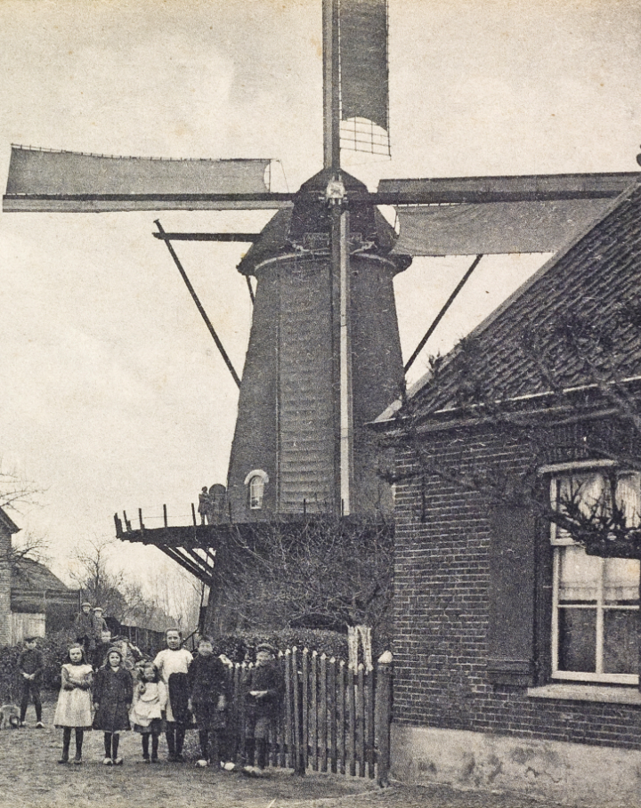 Molen 00178 a Molen van Fick / Eschse Molen (Esch), Ansichtkaart collectie DHM | Database Nederlandse molens