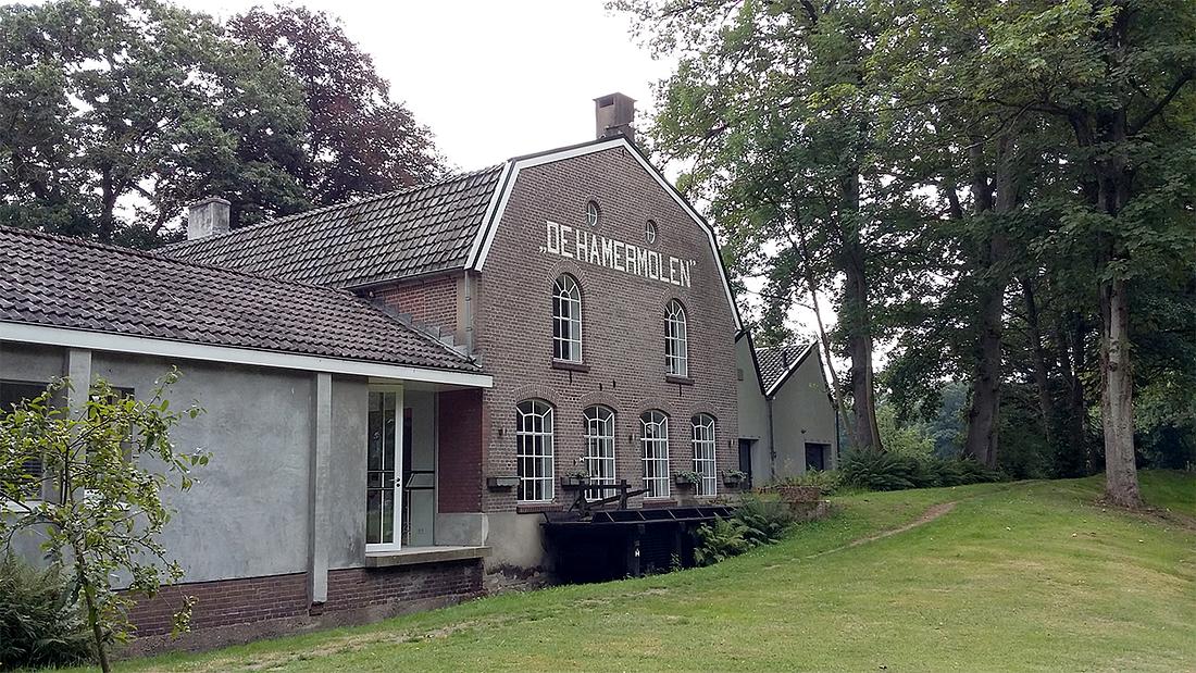 4, Molen 03524 De Hamermolen (Ugchelen), Coen Manche (8-8-2019) | Database Nederlandse molens media-bestand