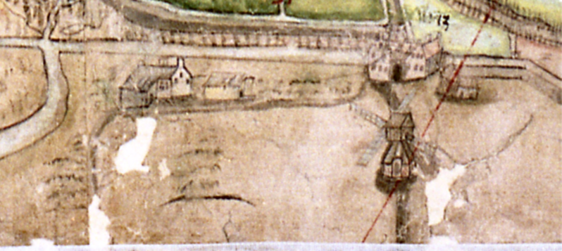 1, Molen 17378 Molen van Blauwe Sluis (Blauwe Sluis), De kaart van het Oudland van Lage Zwaluwe uit 1553 toont de sluis in vol detail. (NAG 4.VTH 1821). We zien een soort poortgebouw: twee huizen met verdiepingen en schoorstenen waar de dijkweg door een soort poort doorheen gaat. Haaks daarom moet een tunnel zijn geweest waardoor het polderwater passeerde. Daarin moet ook het spuisluismechanisme gezeten hebben. Vlak daarbij staat binnendijks iets wat een boerderij met hooiopper kan zijn. | Database Nederlandse molens