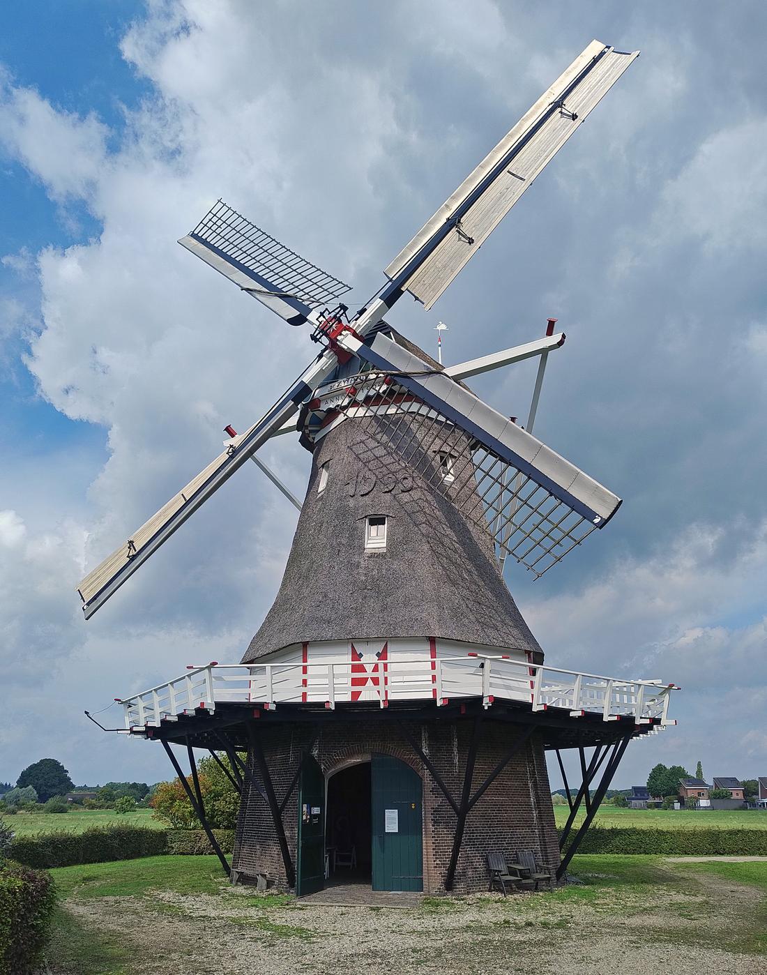 1, Molen 00405 De Zwaan (Voorst), Ronald Bakker (12-09-2026) | Database Nederlandse molens