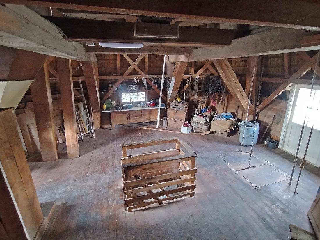 13, Molen 00405 a De Hoop (Klarenbeek), Ronald Bakker (12-09-2026)De stellingzolder, waar zich geen maalbakken bevinden, een bijzondere situatie. | Database Nederlandse molens