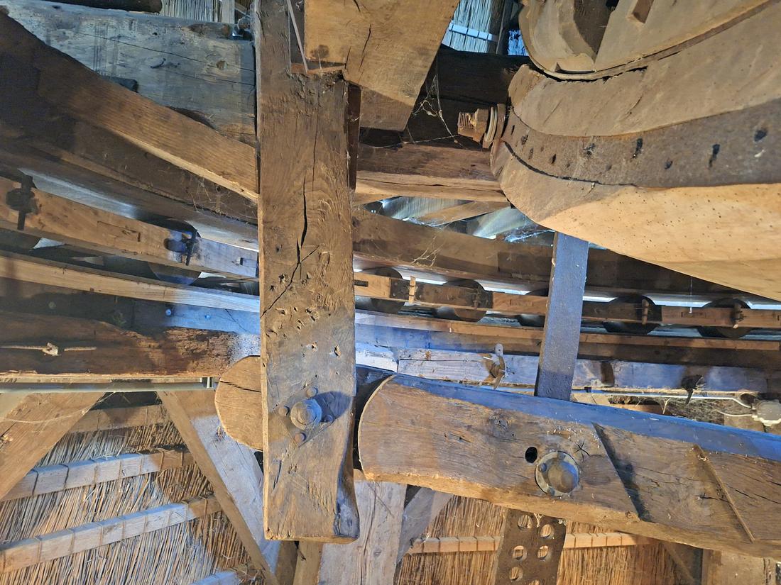 19, Molen 01244 De Tijd (Oostendorp), Jay Verkerk (04-08-2026)De voorezel van de vangbalk. | Database Nederlandse molens