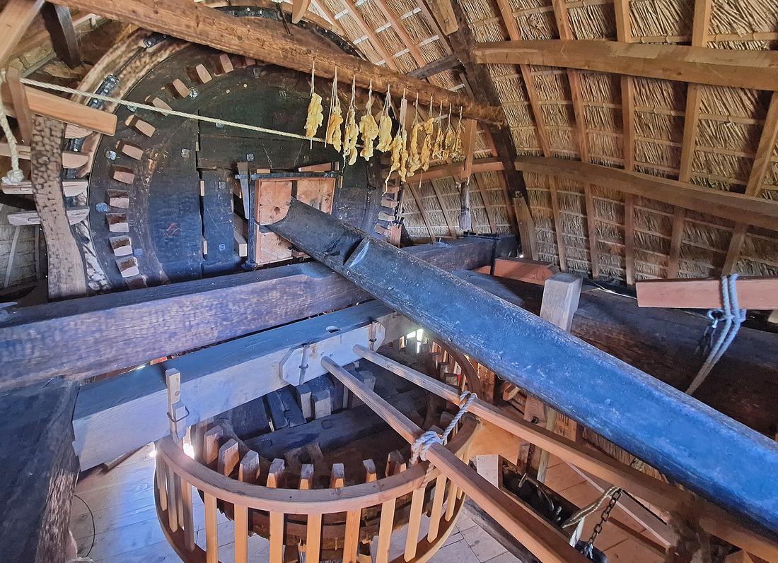 16, Molen 01420 Ceres (Bovenkarspel), Jay Verkerk (08-08-2026)Het bovenwiel. | Database Nederlandse molens