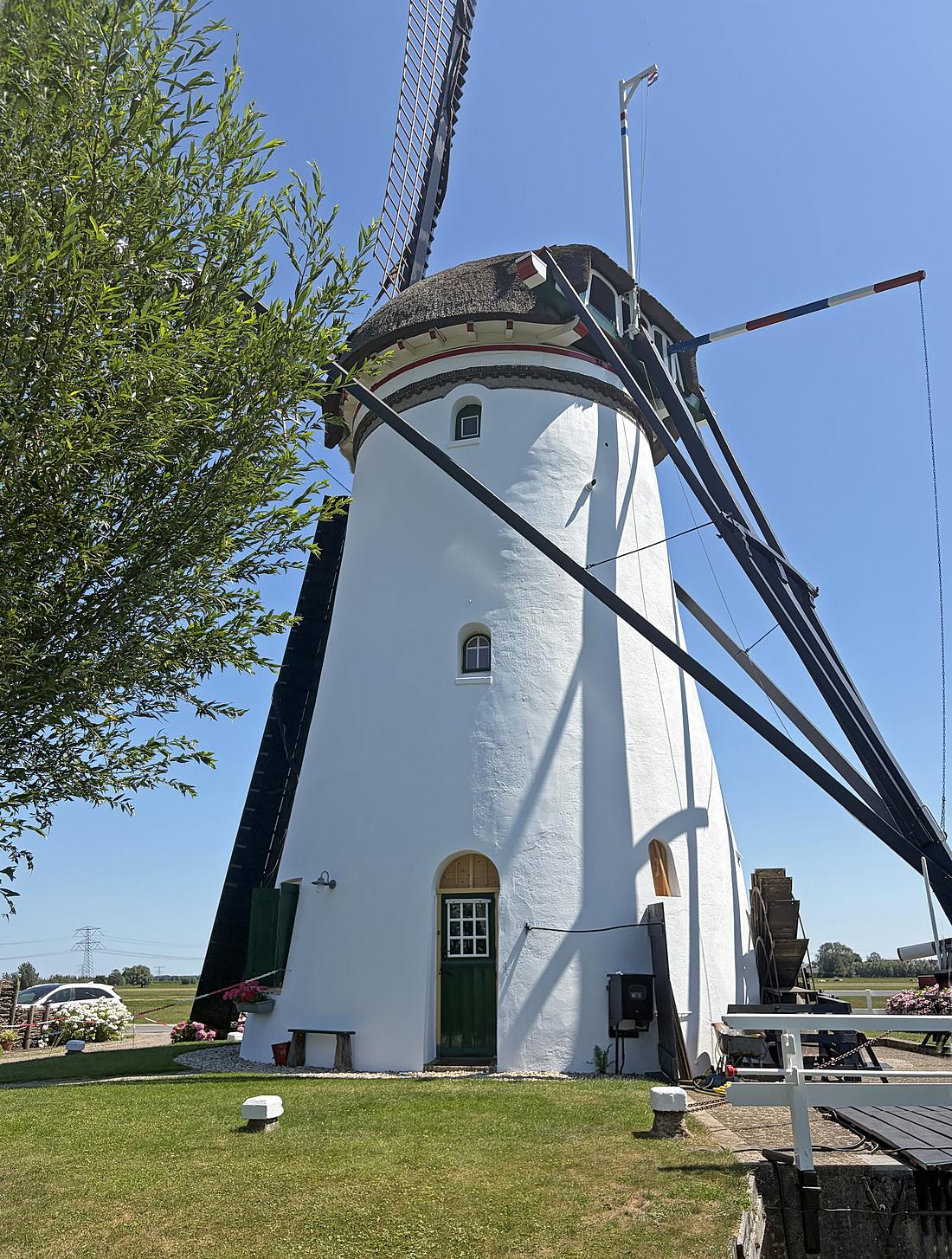 1, Molen 02567 Kooijwijkse Molen (Oud-Alblas), Stefan Karstens (14-07-2026)De molen is kort geleden geschilderd.&nbsp; | Database Nederlandse molens