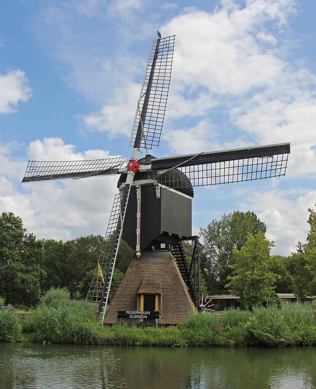 1, Molen 12344 Poldermolen Oudegein (Nieuwegein), Denis Van Cronenburg (20-07-2026)Onderhoud aan de buitenroede. | Database Nederlandse molens