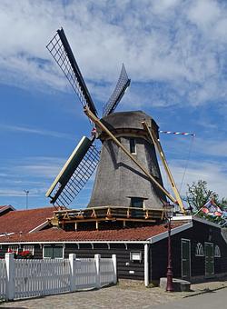 Molen D'Admiraal, Amsterdam-Buiksloot, Martin E. van Doornik (25-07-2026)d'Admiraal draaiend te zien. | Database Nederlandse molens