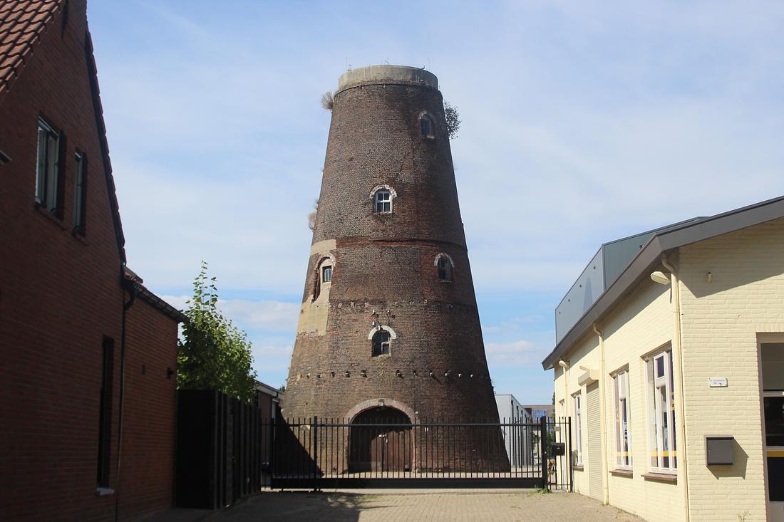 3, Molen 00706 De Hoop / De Korenmolen (Etten-Leur), Denis Van Cronenburg 07-08-2022 | Database Nederlandse molens