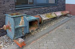 As 70, Koning, G.J. van Reeuwijk (20-05-2015)Tijdens de restauratie van de molen lag de as hier bij de molenmaker in Tzummarum. | Database Nederlandse molens