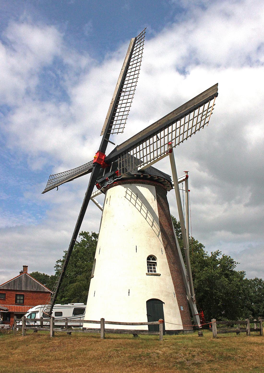 Molen 01029 Soaseler Möl (Saasveld), Ruud Roose (10-08-2026)De molen in fraai uiterlijk na einde groot onderhoud. | Database Nederlandse molens