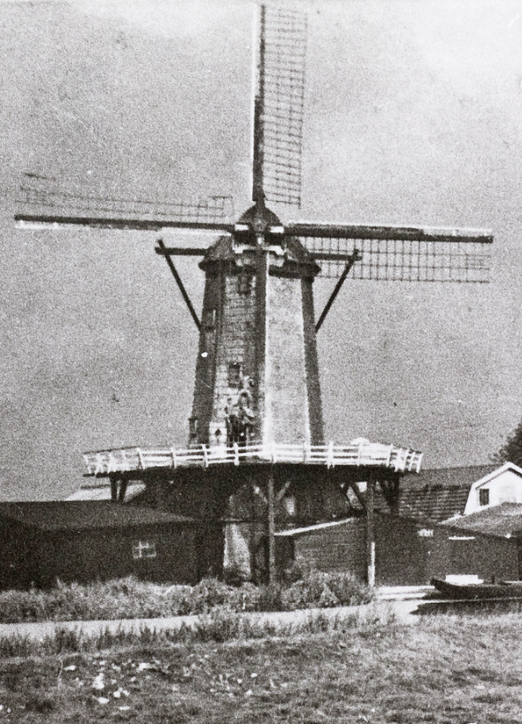 Molen 00957 Molen van Van der  Poel (Weipoort), Deel van een grotere foto, coll. DHM | Database Nederlandse molens