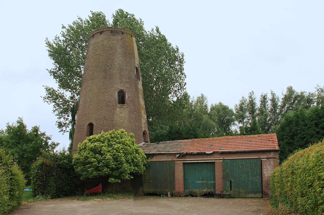 Molen 02582 Anna (Berghem), Denis Van Cronenburg, 25-07-2010 | Database Nederlandse molens