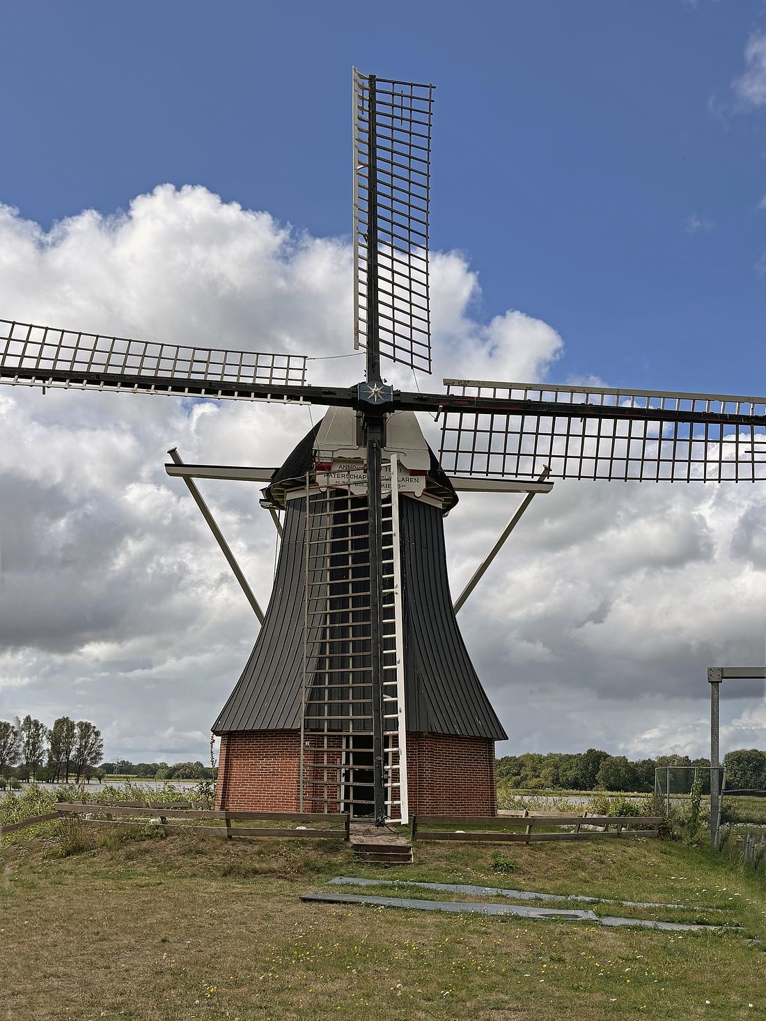 2, Molen 00681 De Boezemvriend / molen van De Groeve (De Groeve), Jasper Dekker (22-08-2026)De molen nu zonder windborden en zeilen. | Database Nederlandse molens