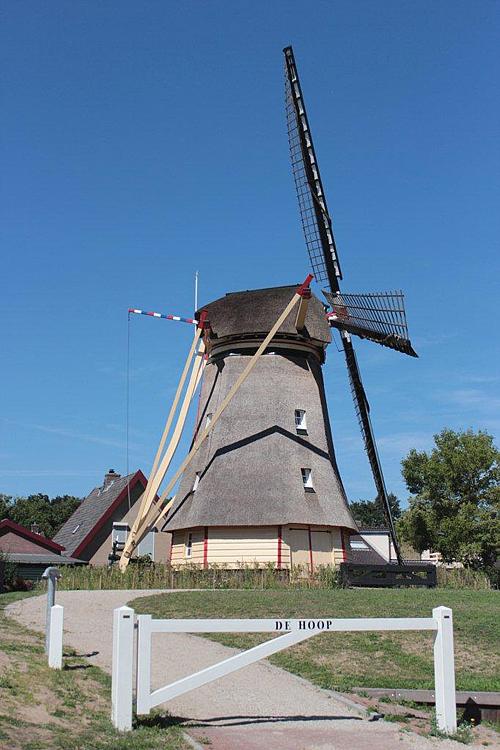 2, Molen 00095 De Hoop (Lunteren), Frits Kruishaar (18-8-2012). | Database Nederlandse molens media-bestand
