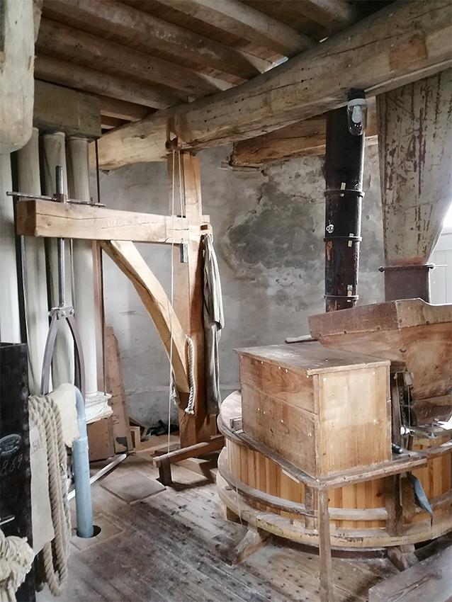 13, Molen 02858 Zeldenrust (Budel), Rob Simons (18-7-2019)De geheel nieuwe steenkraan | Database Nederlandse molens media-bestand