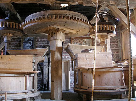 5, Molen 02502 Dommelse Watermolen (Dommelen), Lida Goede (13-12-2008). | Database Nederlandse molens media-bestand