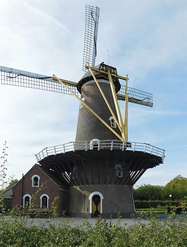 2, Molen 02616 De Korenaar (Oirschot), Piet Glasbergen (8-10-2018) | Database Nederlandse molens media-bestand