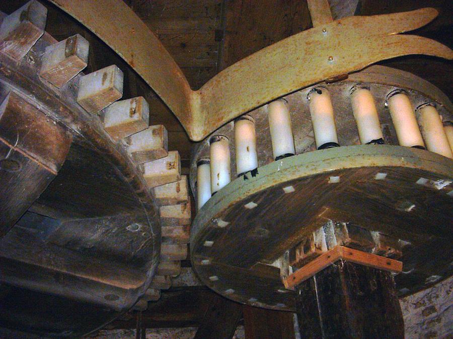 16, Molen 02616 De Korenaar (Oirschot), Rob Simons (7-10-2006).Het rondsel is voorzien van nylon staven. | Database Nederlandse molens media-bestand