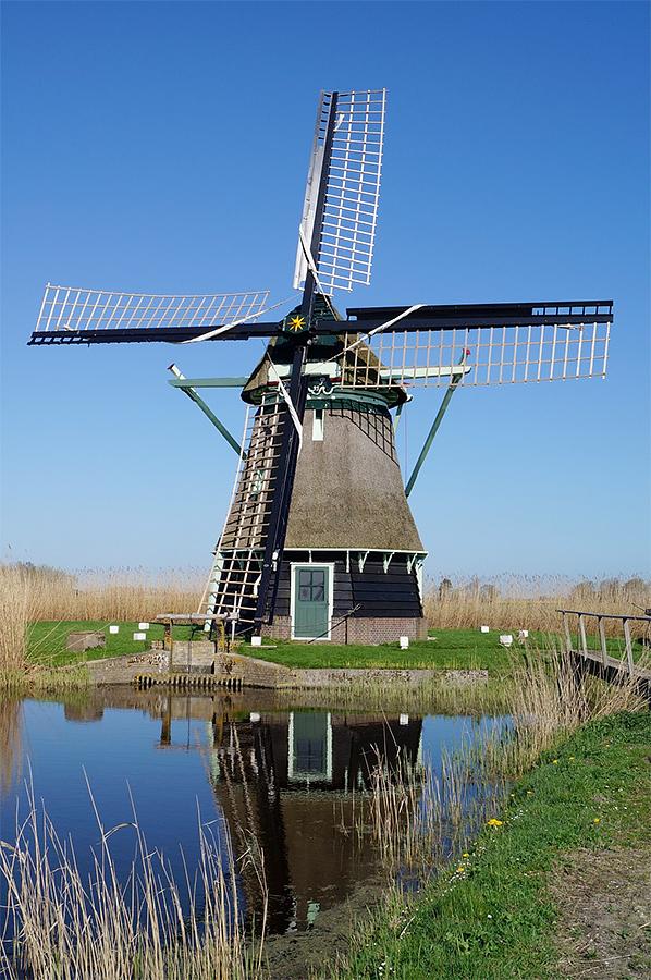 Molen 02552 Molen P (Oudesluis), Boukje van Leijen (21-4-2018)De molen met de nieuwe -2017- roeden. | Database Nederlandse molens media-bestand