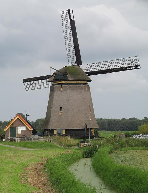 Molen 01101 Bosmolen (Egmond aan den Hoef), Piet Glasbergen (2-9-2014). | Database Nederlandse molens media-bestand