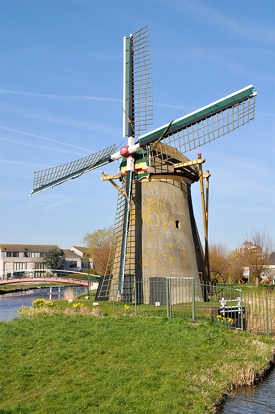 Molen 00080 Stevenshofjesmolen (Leiden), Leo Middelkoop (24-3-2017).  | Database Nederlandse molens media-bestand