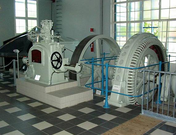 4, Molen 10675 ECI-centrale (Roermond), W. Jans (02-09-2004) | Database Nederlandse molens media-bestand