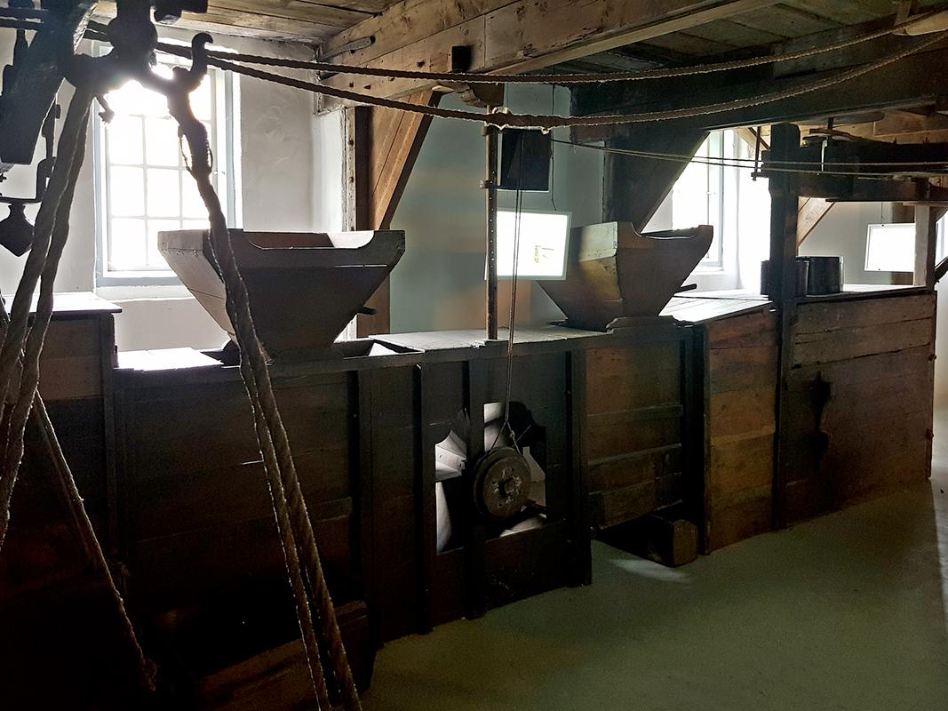 8, Molen 11473 (grutterij) (Arnhem), Pieter Zuijkerbuijk (18-10-2018) | Database Nederlandse molens media-bestand