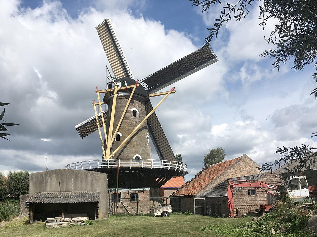 3, Molen 01865 De Oude Molen (Fijnaart), Jesse Bergquist (22-7-2020) | Database Nederlandse molens media-bestand