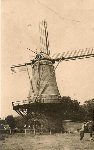 1, Molen 02666 Vreest Niet / De Hoop (Elsen), Ansichtkaart (coll. Vincent Mepschen) | Database Nederlandse molens media-bestand