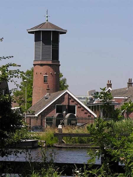2, Molen 10062 Buskruitmolen No. 3/ De Oude Molen (Ouderkerk aan de Amstel), De blustoren. Foto: Stefan Boumans, 24 juni 2009 | Database Nederlandse molens media-bestand