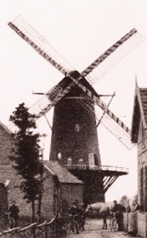 1, Molen 03129 a Molen van  Sloot / De Hoop (Keijenborg), Detail van onderstaande prentbriefkaart | Database Nederlandse molens media-bestand