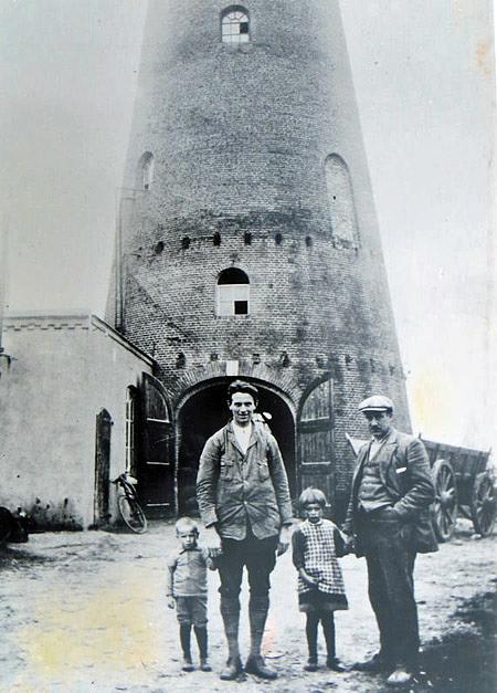 2, Molen 03129 a Molen van  Sloot / De Hoop (Keijenborg), Afb. coll. Frans Limbeek | Database Nederlandse molens media-bestand