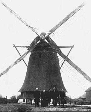 Molen 00845 Tuilsche Watermolen (Tuil), deel onderstaande foto | Database Nederlandse molens media-bestand