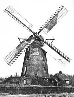 2, Molen 02798 Zeldenrust (Thorn), De nog complete molen (foto: n.n.) | Database Nederlandse molens media-bestand