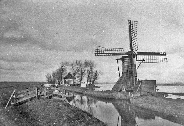 2, Molen 03789 Polder 85/ Himrikspolder, De Himriksmolen / Hemriksmolen / Himriksmone (Leeuwarden/ Ljouwert), foto n.n., coll. Meindert Speerstra | Database Nederlandse molens media-bestand