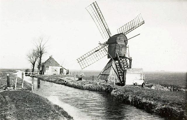 3, Molen 03789 Polder 85/ Himrikspolder, De Himriksmolen / Hemriksmolen / Himriksmone (Leeuwarden/ Ljouwert), coll DHM, foto W.O. Bakker, maart 1948 | Database Nederlandse molens media-bestand